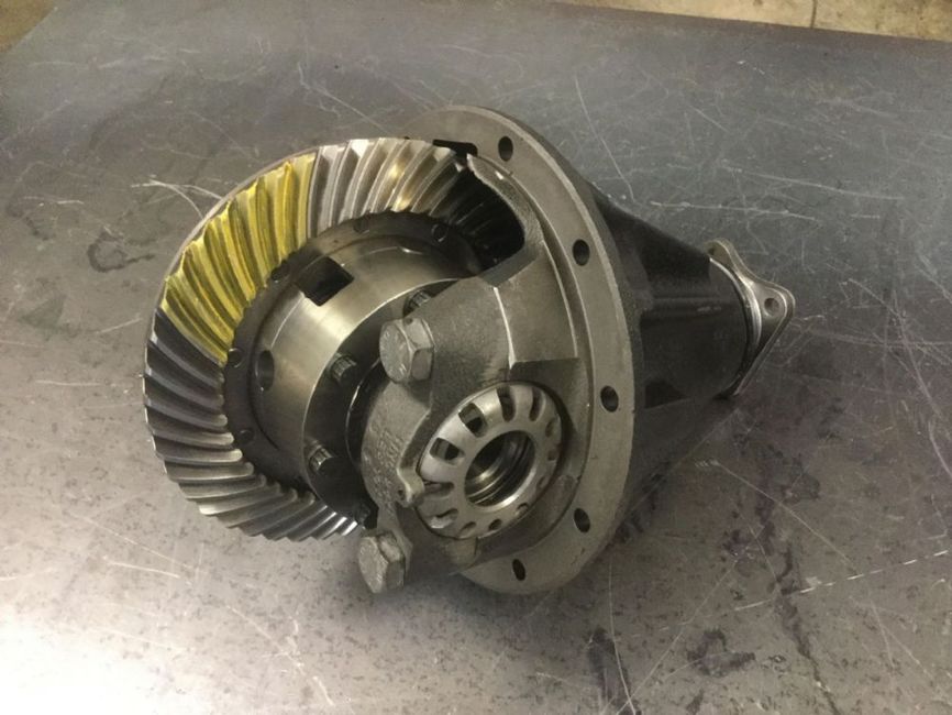 Land rover deals defender front differential